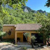 Cosy Home Stay, hotell sihtkohas Mimet