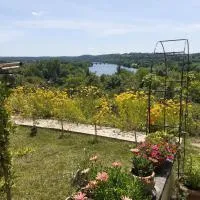 Gîte Les 2 Ponts, studio superbe vue sur la Dordogne – hotel w mieście Trémolat