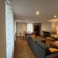 Gîte Centre Chatillon 130m2 Parking prive La Maison d Hyppolite, hotel em Châtillon-sur-Seine