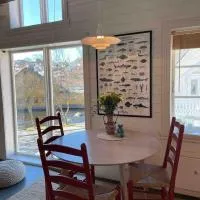 Central apartment with a loft in the middle of Egersund city center, hotell sihtkohas Egersund