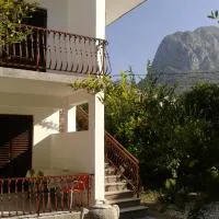 Apartments Tamaris, hotel en Zaostrog
