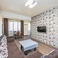 Elegant 2BR Urban Hideaway - Parkside, near Mega Mall، فندق في يريفان
