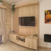 Lovely ground floor apartment with BBQ, hotel poblíž Mezinárodní letiště Ercan - ECN, Aglantzia