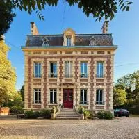 Le Domaine des Prés du Hom, hotel u gradu Bézu-Saint-Éloi
