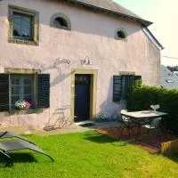 Au Petit Bercail - Le Fonteny - Gîte 2 personnes, hotel a Chiny