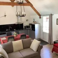 Maison indépendante et privative 52m2 au calme, hotelli kohteessa Cléré-les-Pins