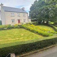 Christie's Cottage Countryside Escape with Spa, hotelli kohteessa Dungiven