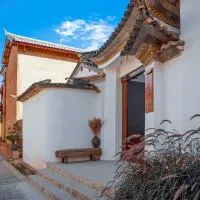 大理沙溪云喜七月精品客栈 Shaxi Ancient Town Yunxi Qiyue Guesthouse, hotel em Jianchuan