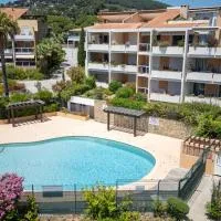 Studio Carqueiranne Piscine, Plage, Balcon, hótel í Carqueiranne