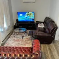Homefeel Stylish Modern House, hotel sa Chambord