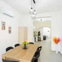Casa Fiore - Appartamento nel Cuore del Salento, hotel u gradu Malje