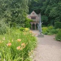 Quirky, romantic cottage with garden in Wye Valley, hotel a Ross on Wye