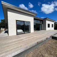 Exclusive Holiday Home Sunny Beach House Four Queen Beds, hotel en Napier
