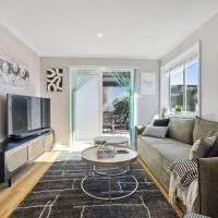 Gina's Retreat - Chic Comfort near Mount Taylor, hotel di Kambah