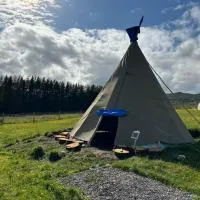 Thainstone tipi off grid camping, on top NC500, hotell i Lochcarron