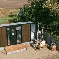 Matakanui Retreat 2 by Tiny Away, hotel di Omakau