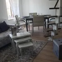 Le Nid Daudèce – hotel w mieście Le Châtelet-sur-Sormonne