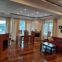 Amfissa Luxury Apartment، فندق في أمفيسا
