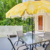 2 Mi to SC State and Claflin Townhome with Patio!, hotel poblíž Orangeburg Municipal - OGB, Orangeburg