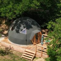 Camping de l'arche Dôme géodésique、Lanasにあるオベナ・アルデーシュ・メリディオナル空港 - OBSの周辺ホテル