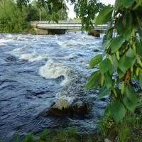 Varjola Holiday Center, hotel a Laukaa
