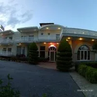 Hotel Akrogiali，柯林諾斯的飯店