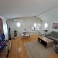 Airport Apartments 4U, hotel poblíž Letiště Podgorica - TGD, Mitrovići