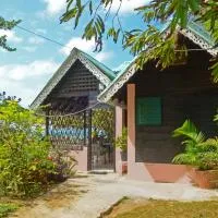 Firefly Beach Cottages, Hotel in Negril