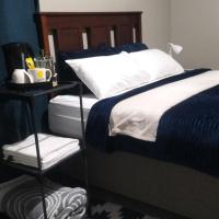 IN & OUt Overnight StayS, hotel poblíž Letiště Newcastle - NCS, Newcastle