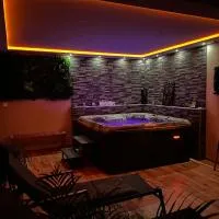 Zen&spa appartement avec jacuzzi et sauna privatif, hotel a Aspach-le-Bas
