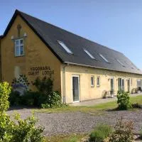 Yggdrasil Guest Lodge, hotel en Gudhjem