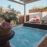 Al Borgo 02 Luxury Suites in Sardinia, hotel sa Abbasanta