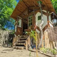 La Cabane du Druide Karvalan, отель в городе Pagny-sur-Moselle