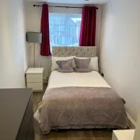 Double Guest Room 40 minutes from Central London, hótel í Chessington