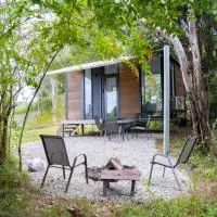 Hill Creek Tiny House 3 by Tiny Away, hotel a Perwillowen