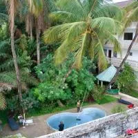 Pension Les Palmiers, hotel em Kipé