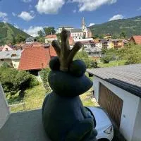 Park apartman Kertes ház a park mellett gyönyörű kilátással Dog friendly garden house with a wonderful view next to the park, hotel u gradu Murau
