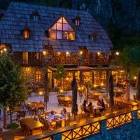 Hotel Restaurant Alpet Theth, khách sạn ở Theth