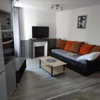 Appartement Monton, hotelli kohteessa Veyre-Monton