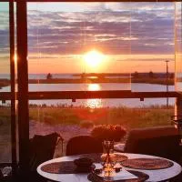 Marina Mermaid Seaview Hiekkasärkät - Uusi merinäköalahuoneisto, sisältää liinavaatteet, hotel en Kalajoki