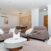 POLO HEIGHTS-Sky Suites, hotel en Accra