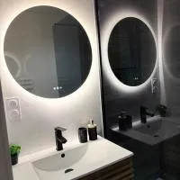 Cocon Des Bois - Gex Genève Mijoux, hotel v destinaci Mijoux