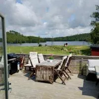 Cozy cottage with lake view, hotell sihtkohas Grimeton