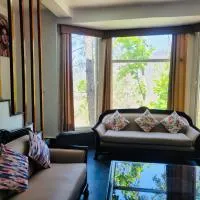 Whispering Pine Villa, ξενοδοχείο σε Lansdowne
