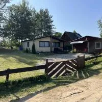 Domek nad jeziorem Mausz z Balią, hotel v destinaci Parchowo