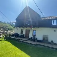 Happy House, ξενοδοχείο σε Slavske