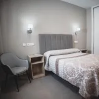 Apartamentos Turísticos Capitán Orellana, hotel a Orellana la Vieja