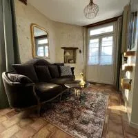 Viesnīca Le Boudoir de Zine, une escapade au cœur des châteaux pilsētā Vallères