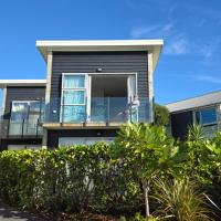 Beachside Studio Apartment with a View, hotel perto de Westport Airport - WSZ, Carters Beach