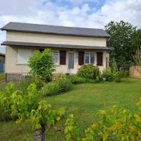 La Petite Maison à Gimel-les-Cascades, хотел в La Bitarelle